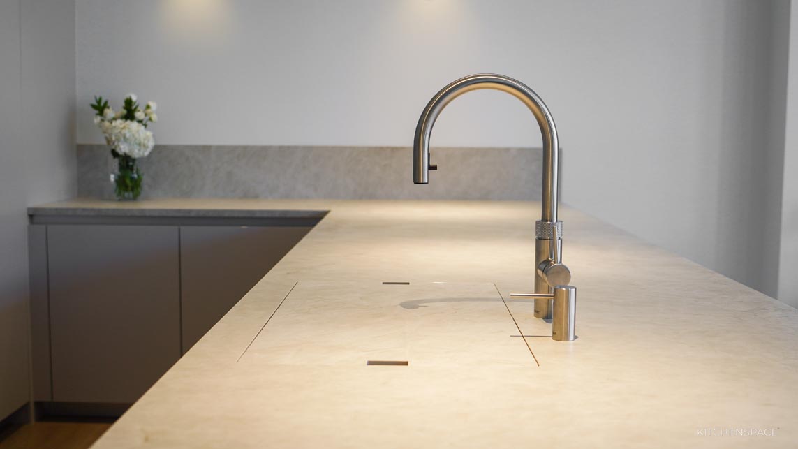 Modern Seamless Open-Plan Kitchen Design